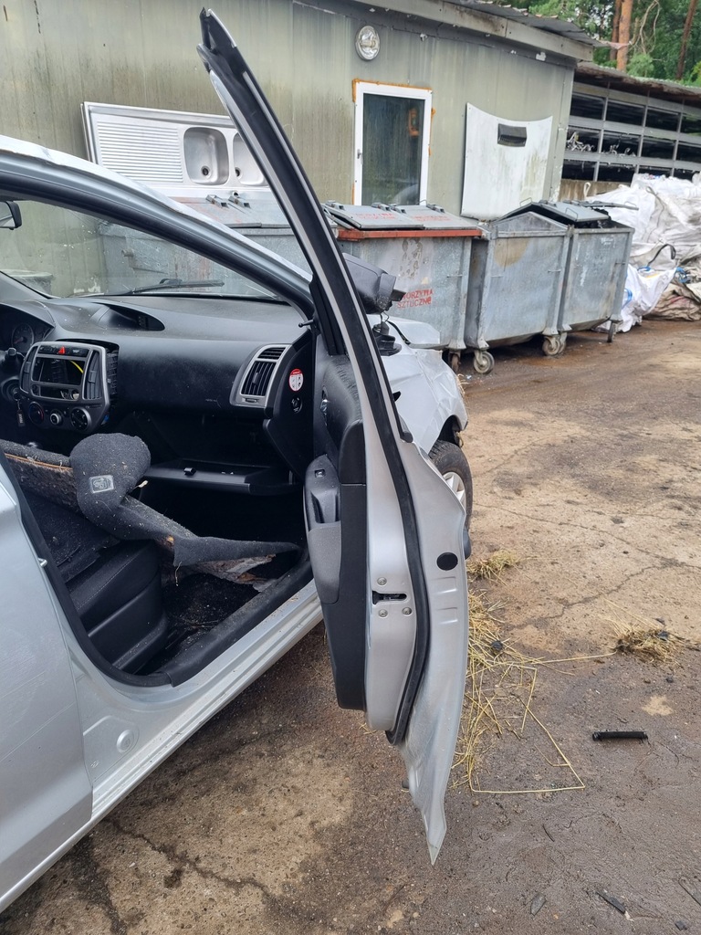 фото №10, Hyundai i20 i 12-14 lift 2014 r. 5d rys дверь правый перед правое передние