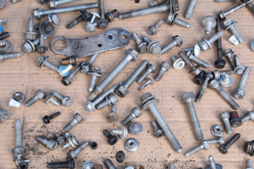 фото №10, Skoda superb 3v болти підвіска kpl 9.50kg 17r