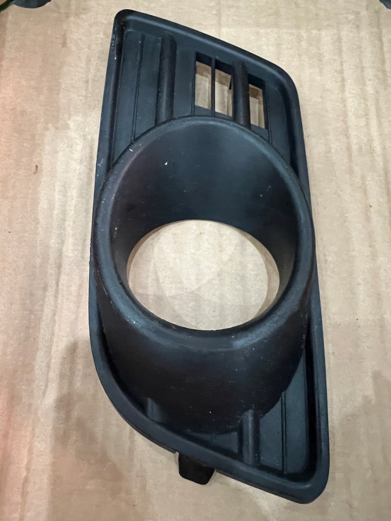 Купить Решётка бампера левая swift iv lift 2008r