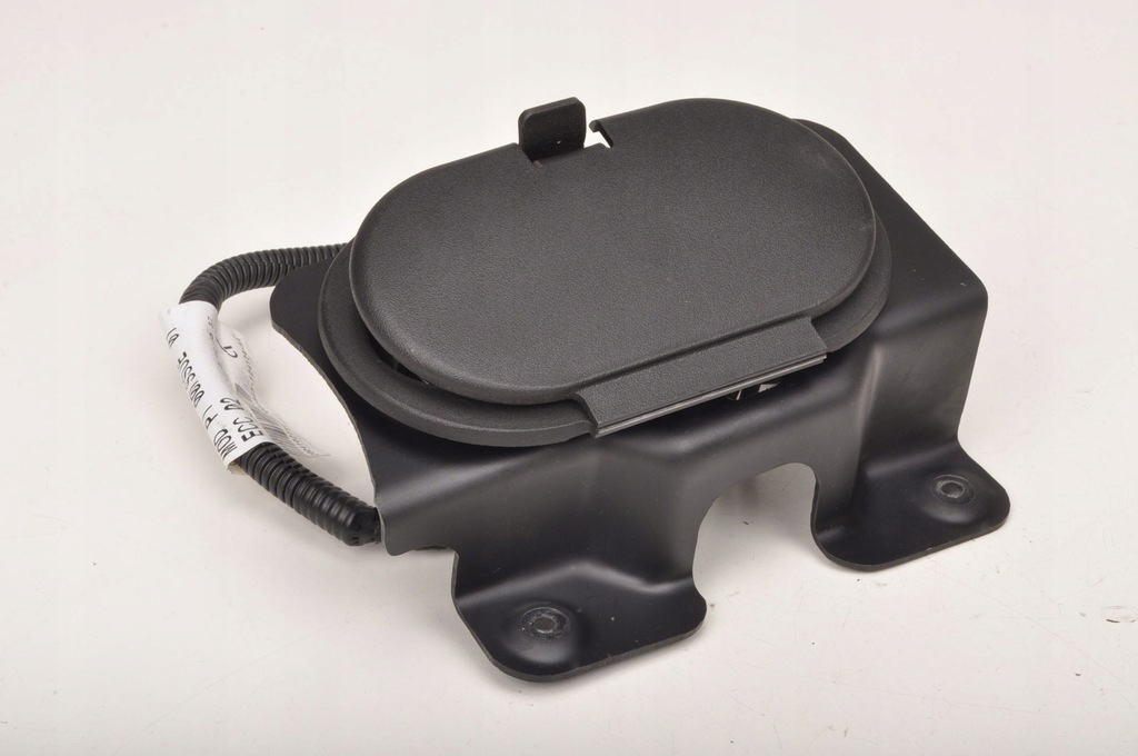 фото №1, Aston martin db9 прикуриватель 4g43-43660-aa