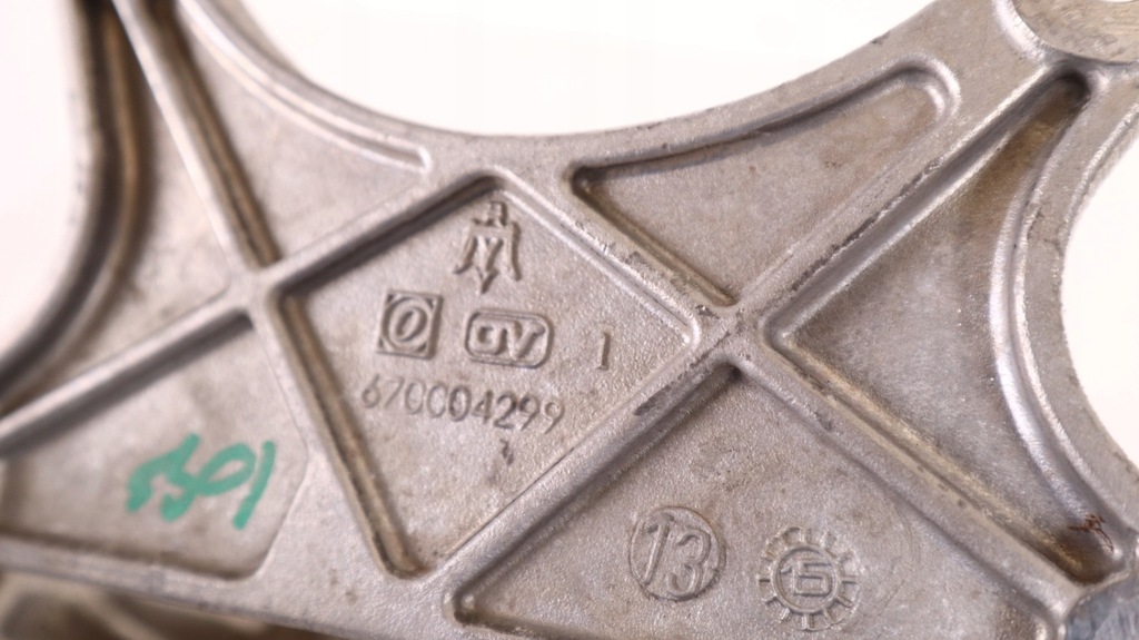 фото №7, Maserati ghibli 3.0 d 14- кронштейн подушка коробки 670004299, 670001738