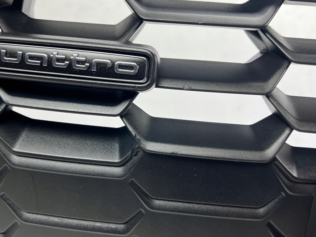 Audi a3 20- бампер передній 6pdc камера 8y0807437 в Україні