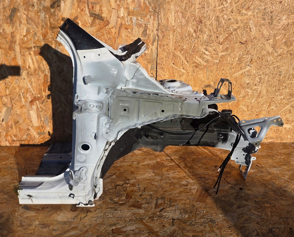 фото №1, Toyota corolla cross 2022- четверть правая перед