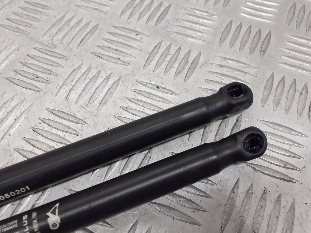 фото №3, Амортизатори кришки задня fiat punto ii