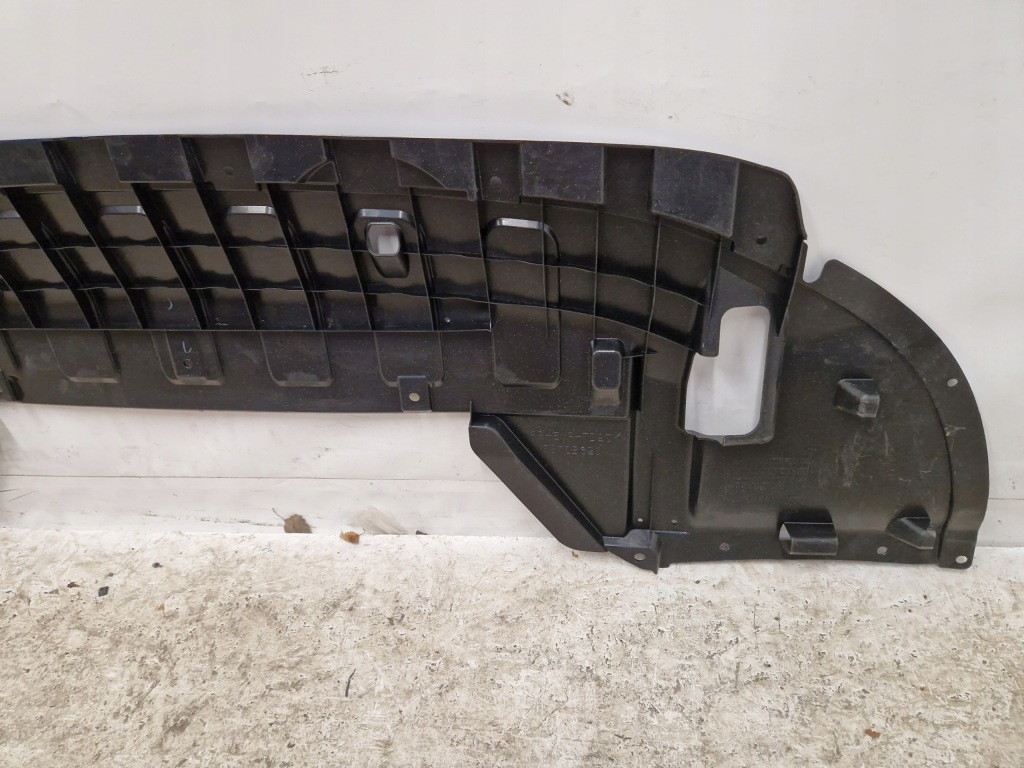 фото №6, Плита защита двигателя audi q8 rsq8 18r- спойлер бампер идеальное состояние 4m8807611c