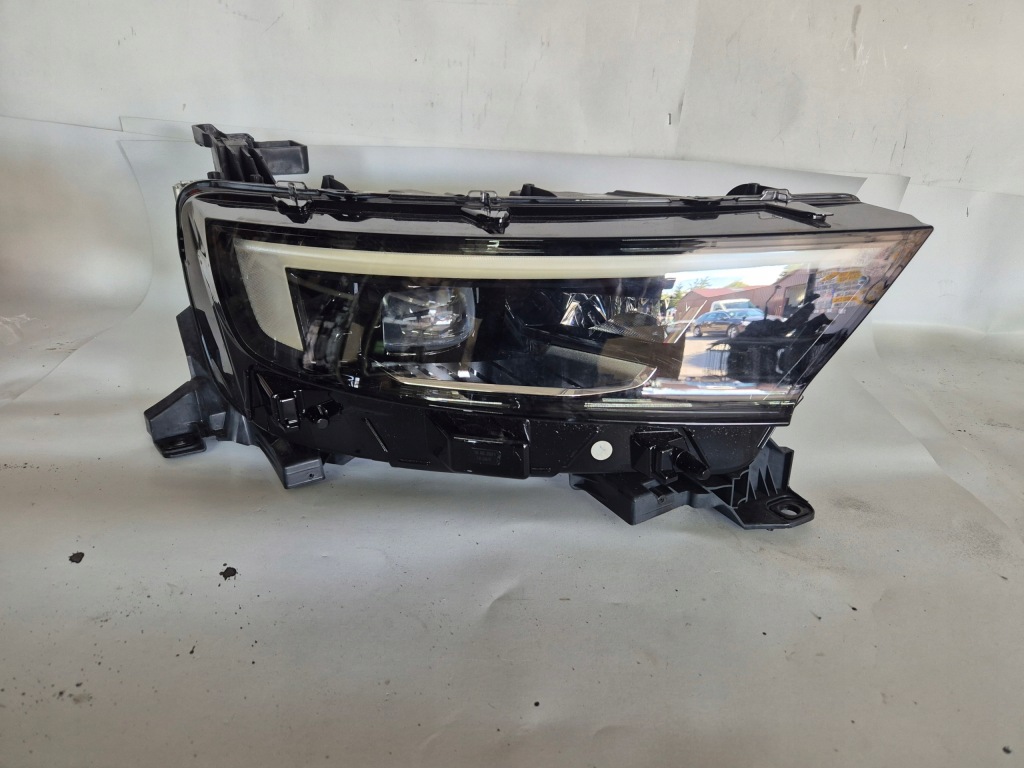 Купити Opel mokka 20-23 фара правий перед full led kompl 9834016880