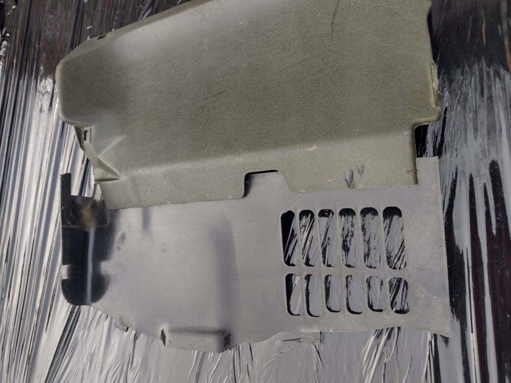 Mercedes w123 защита под ноги правая зелёный Киев