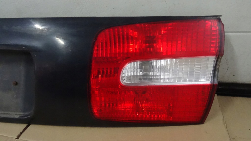 фото №4, Volvo s40 v40 lift накладка кришки багажника 285800