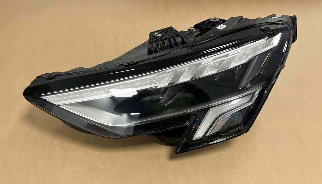 фото №1, Audi a3 8y лампа діодна full led 8y0941033a