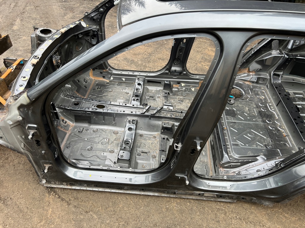 фото №7, Bmw x1 f48 дах обшивка дах стійки панорама люк b39 mineralgrau