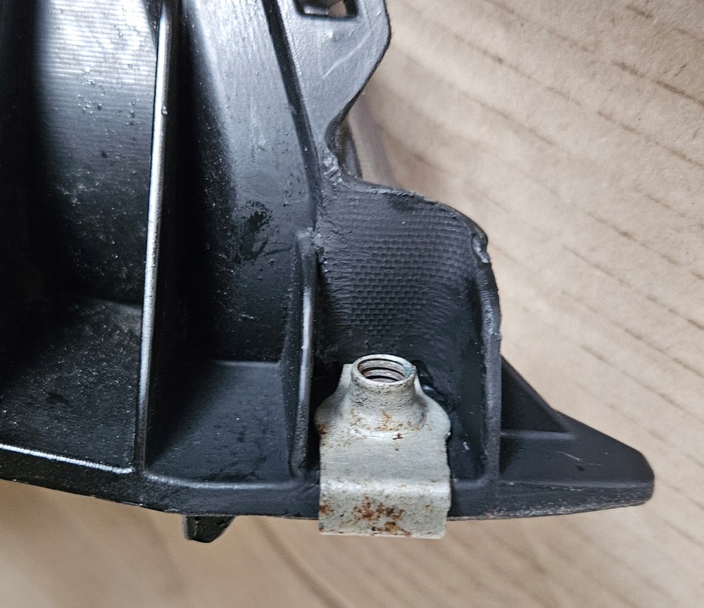 фото №10, Ford mustang v 09-12 лампа левая ar33-13006-ag + правая ar33-13005-bd