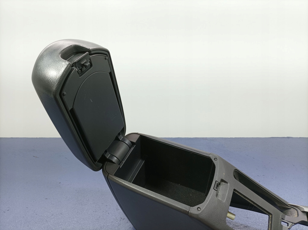 фото №8, Toyota rav4 iii lift 10-13 підлокітник тунель середній шкіра eu 58811-42030