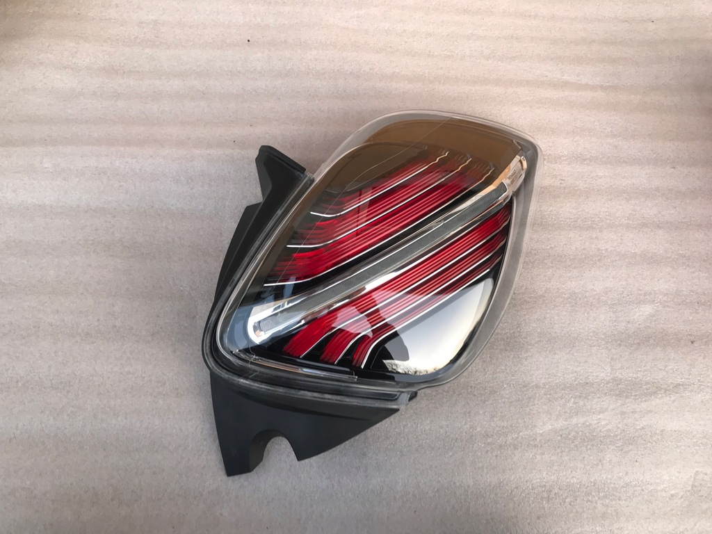 фото №1, Renault zoe lift 19- лампа задняя правая led idealna