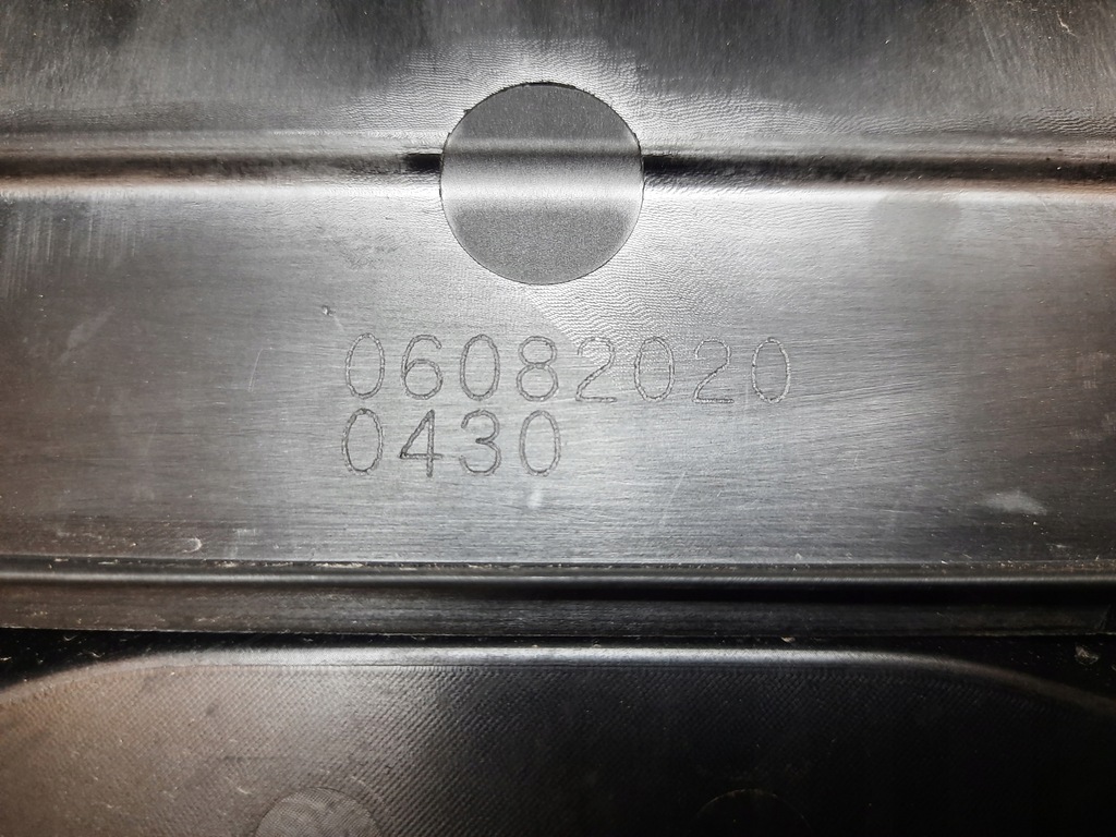 фото №7, Porsche cayenne 17- корпус захист двигуна верхній