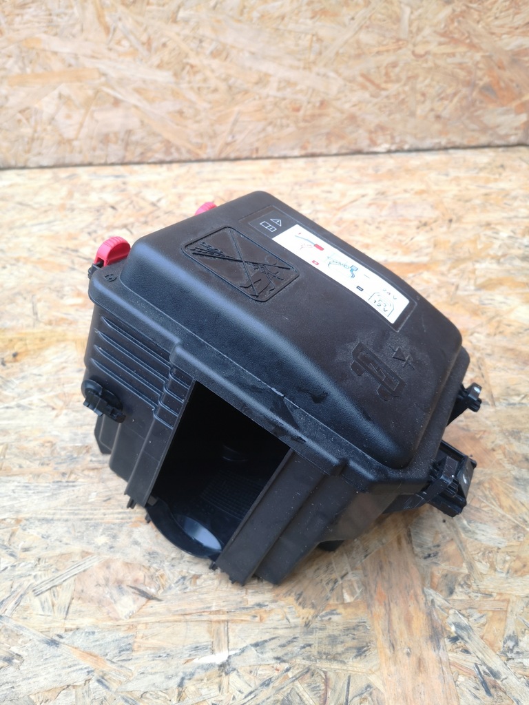 фото №1, Peugeot 208 ii корпус предохранителей корпус