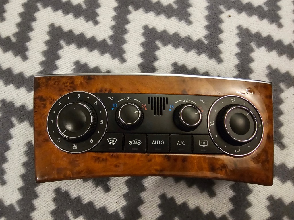 фото №1, Панель обдув кондиціонера mercedes clk w209 lift a2038304085