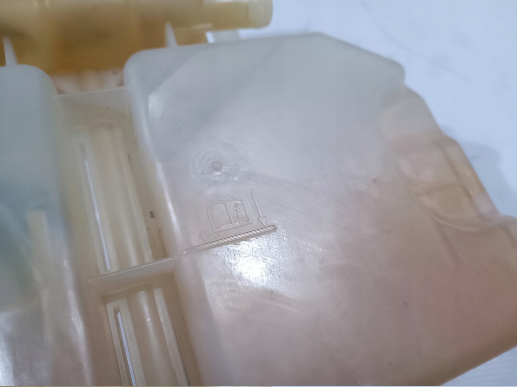 фото №5, Бачок расширительный chevrolet camaro 2.0 3.6 6.2 2016-