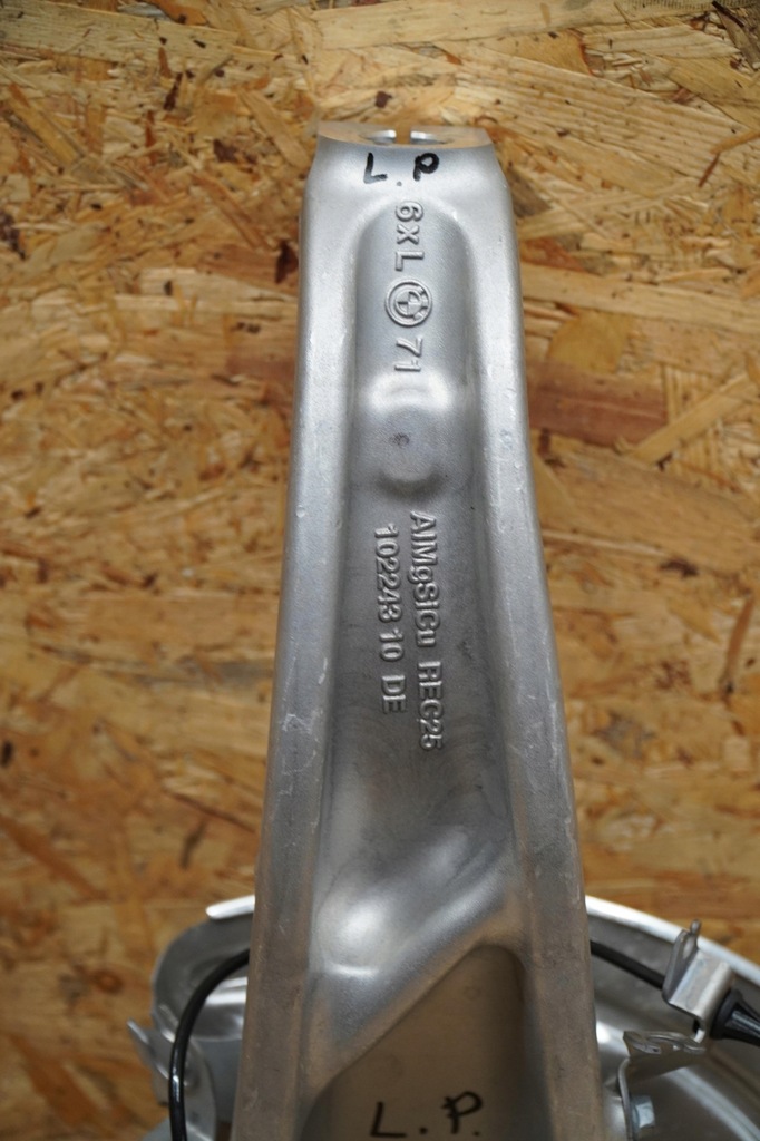 фото №14, Поворотний кулак ступиця перед права 6898332 lub ліва 6898331 bmw 5 g60 23-