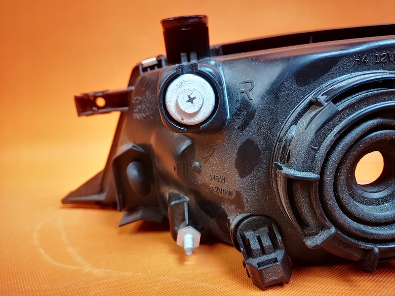 фото №5, Suzuki baleno 95-98 лампа передняя перед правая