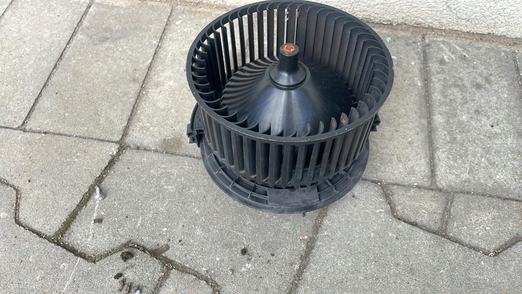 фото №1, Opel astra k v вентилятор повітродувка обдув 0130309505