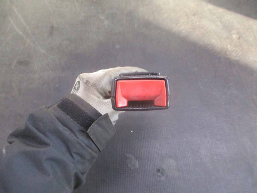 фото №6, Клипса поперечина правый перед 9675539880 peugeot 3008 i 09-13 r.