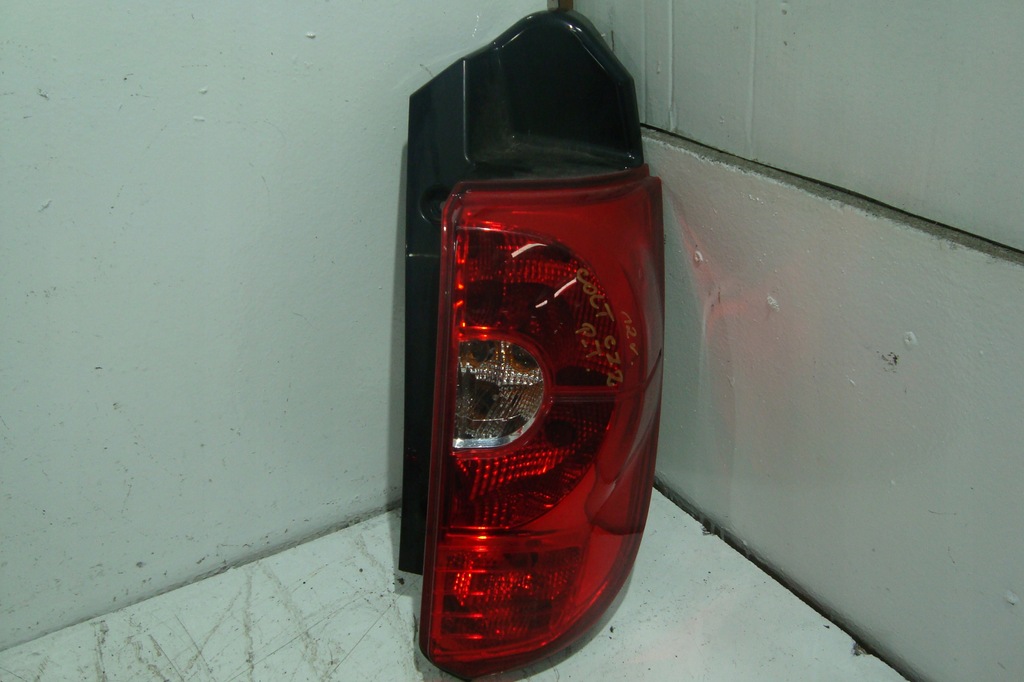 фото №1, Лампа правий задня mitsubishi colt 5d 08-12 rhd