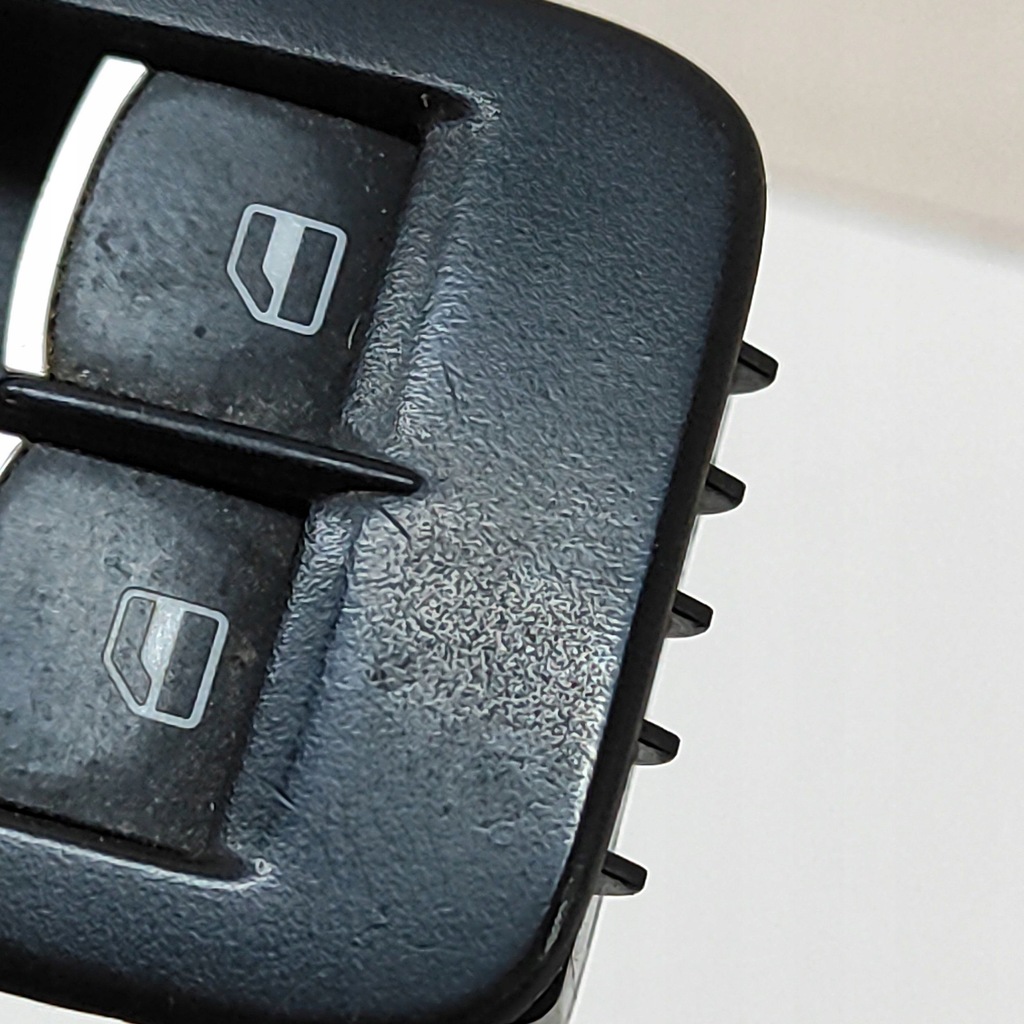 фото №8, Volkswagen amarok 2018 перед сторона права кнопки вікон