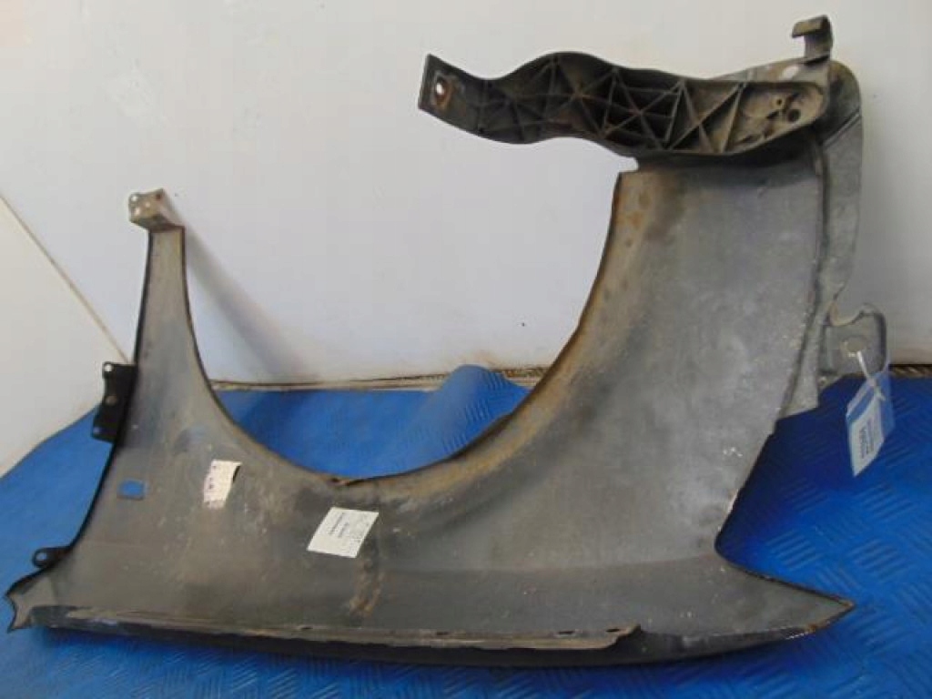 Audi a4 b6 седан крыло  правый  код лакокрасочного покрытия lz9w с Разборки