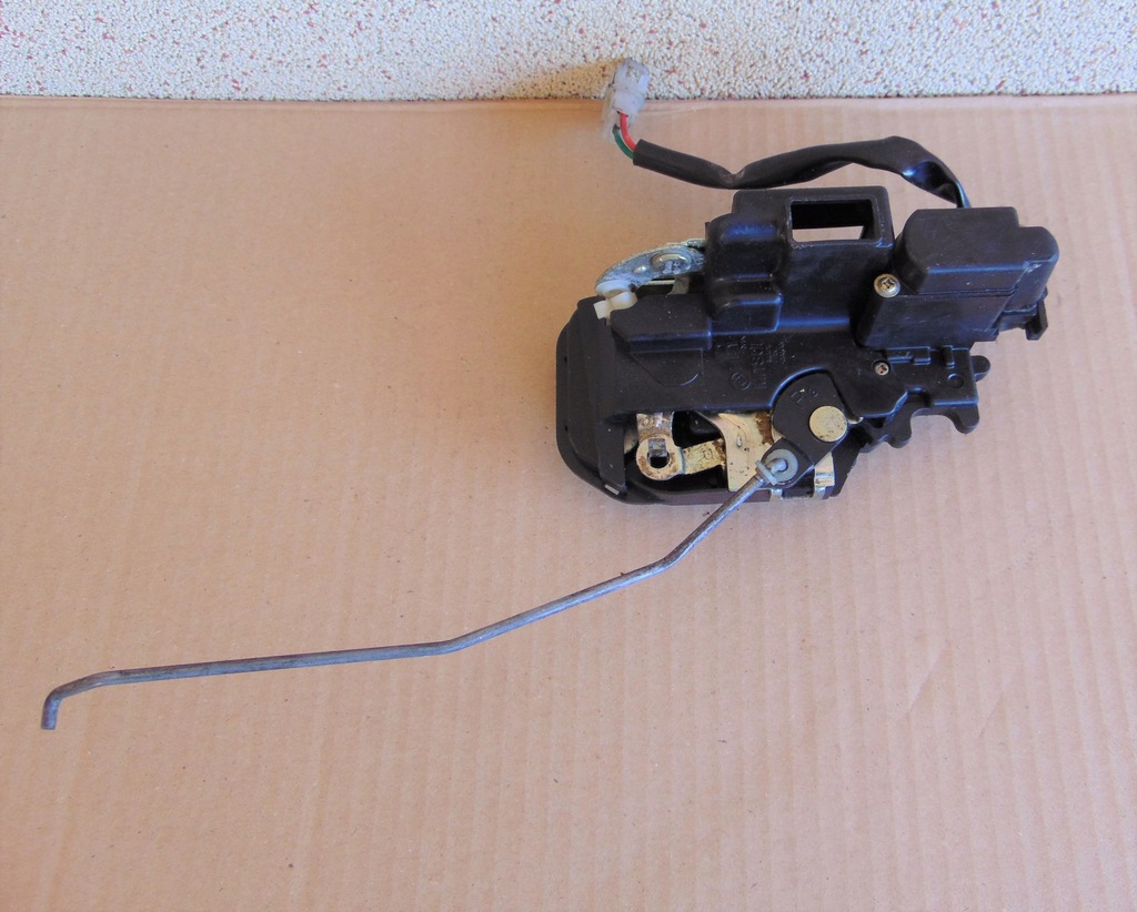 фото №1, Mazda 626 ge 92-97 замок двері правий перед 2 pin