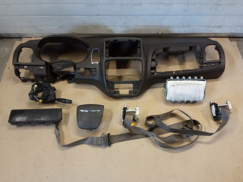 фото №1, Town country приборная панель подушка ремни