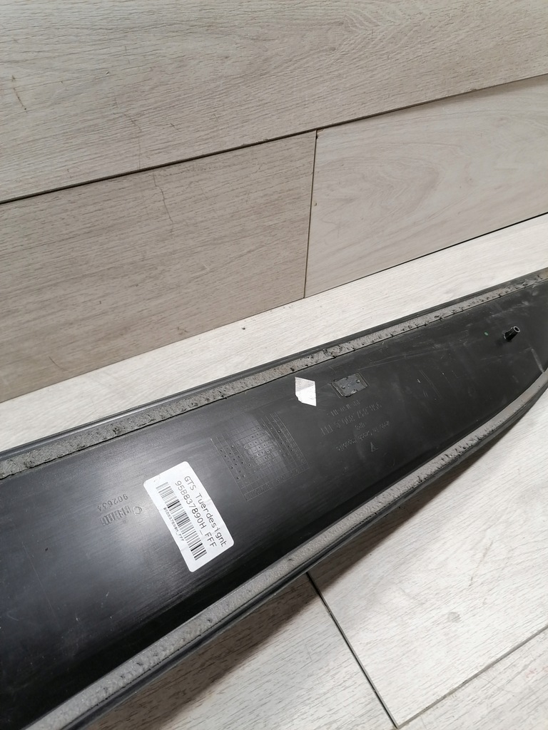 фото №8, Macan молдинг дверь правый перед 95b837890g