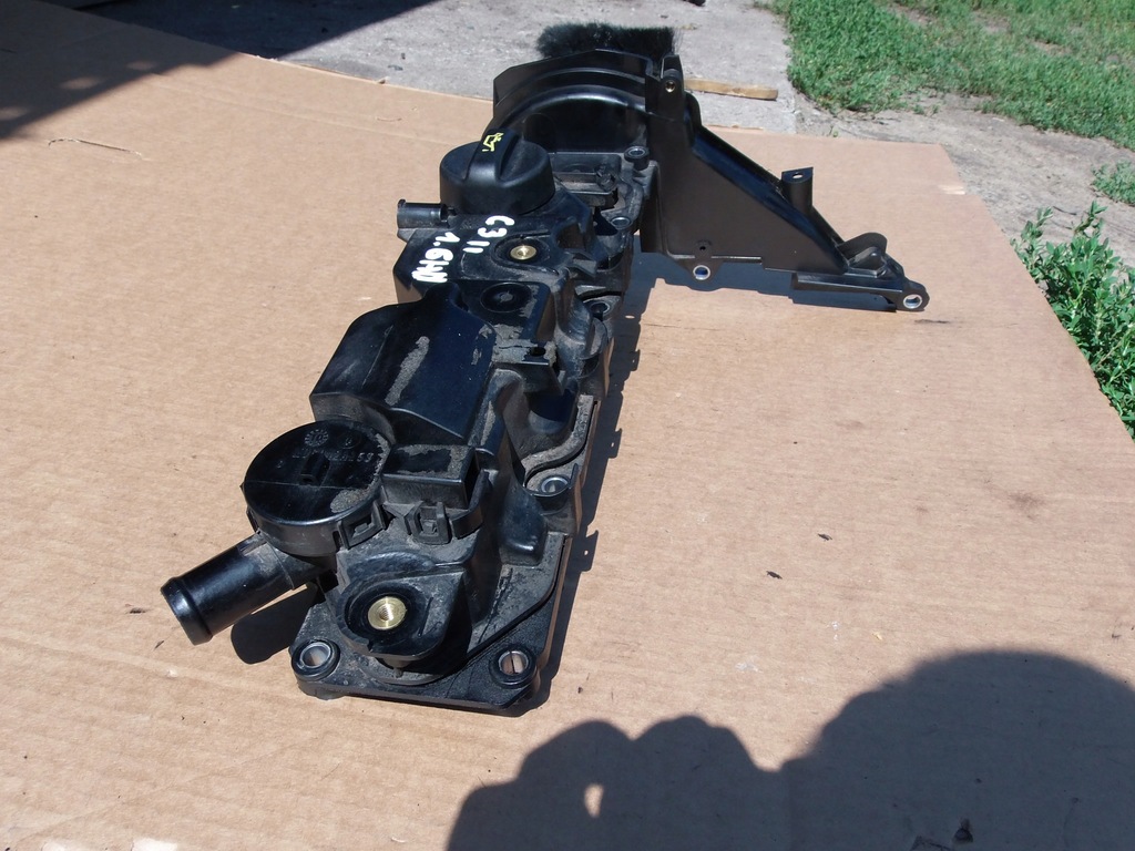 фото №6, Кришка клапанів 8v citroen c3 ii ds3 1,6 ehdi