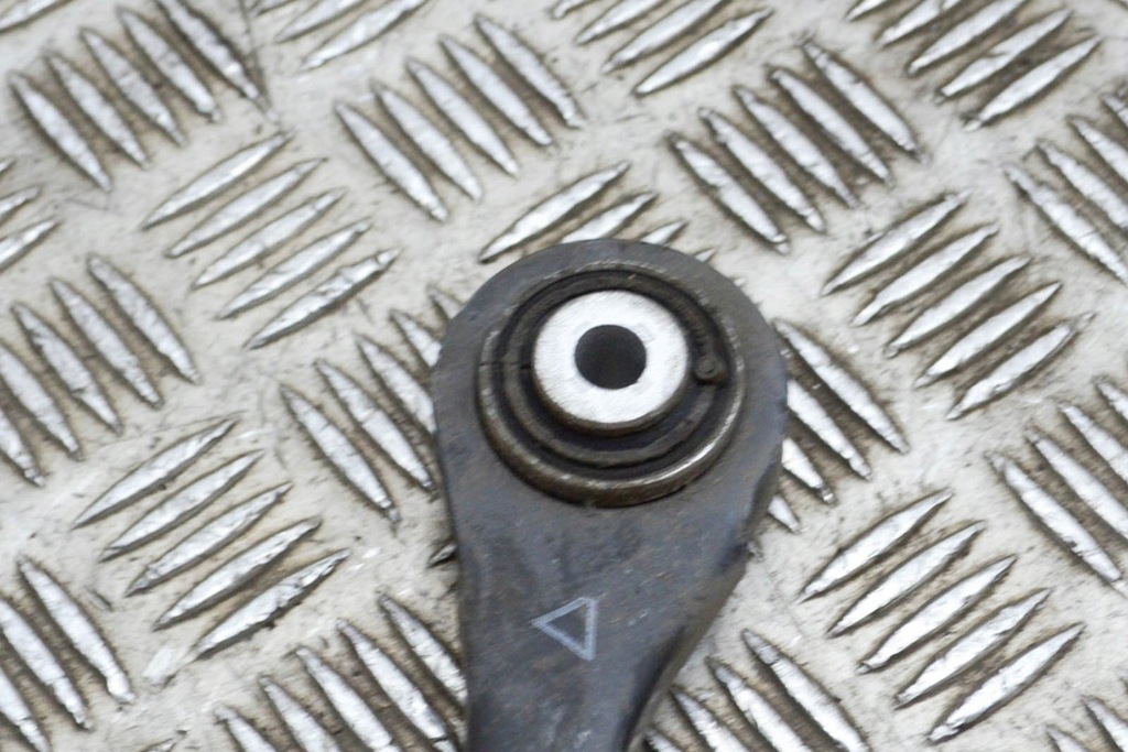 фото №5, Audi a6 allroad c7 задний левый рычаг боковой 8k0501529l 3.00 дизель 200kw 20