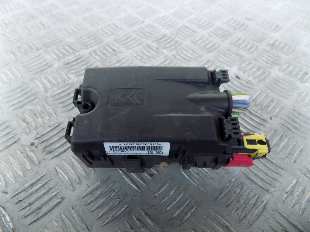 фото №1, Peugeot 208 коробка корпус предохранителей