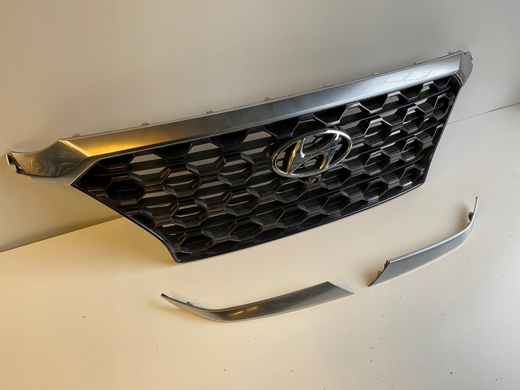 фото №1, Решётка радиатора hyundai santafe