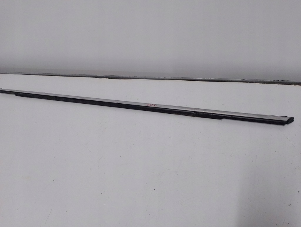 фото №1, Молдинг ущільнювач лівий перед хром mini countryman r60