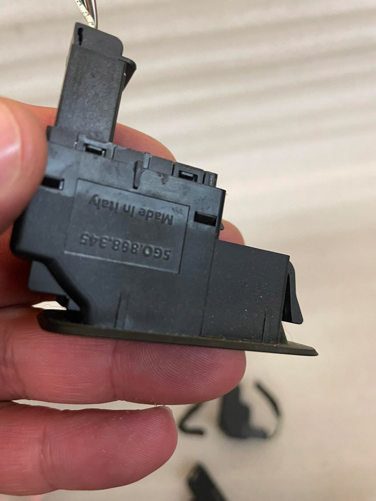 фото №9, Skoda karoq кнопка фаркоп 5g0868345 3g0959511a