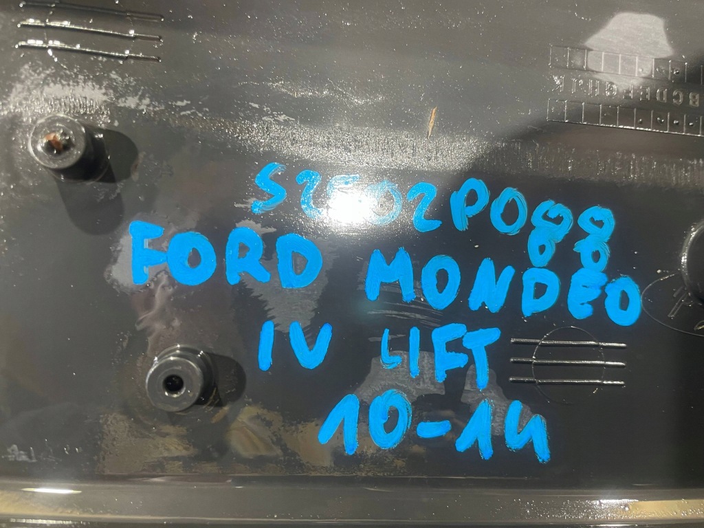 Купить Ford mondeo mk4 iv рестайлинг  10-14 решётка средняя решётка радиатора решётка  бампер перед правый