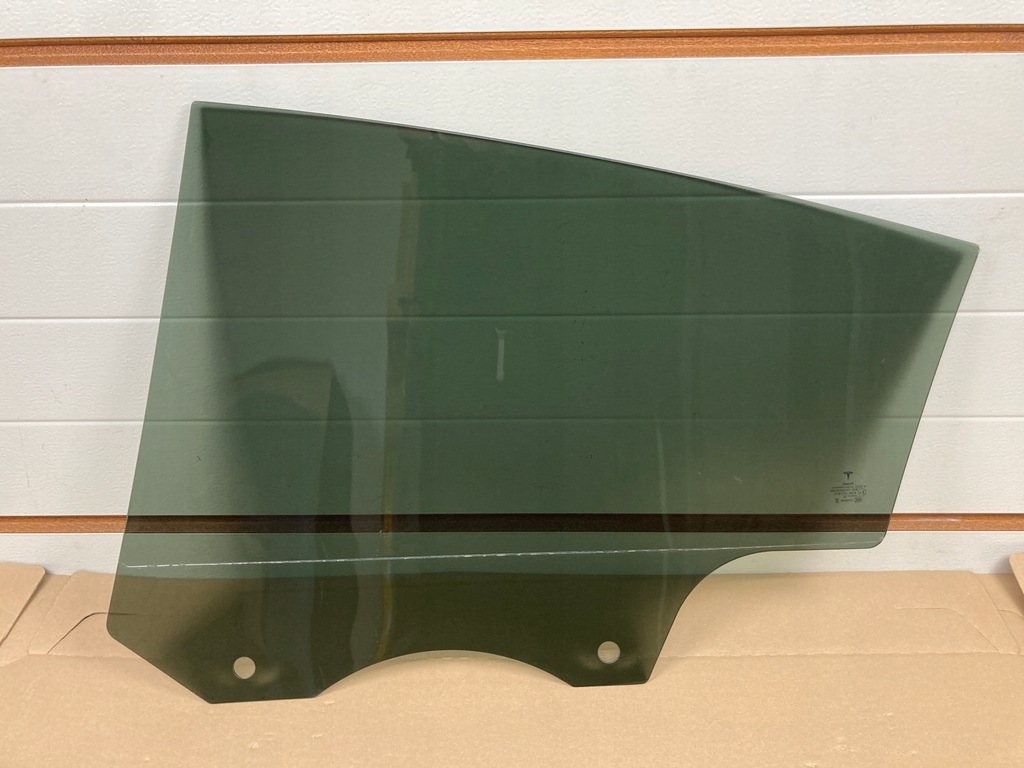 фото №11, Скло права задня tesla model y