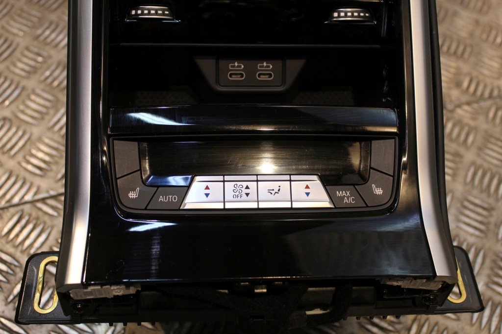 фото №10, Bmw g14 g15 g16 m8 f92 f93 приборная панель приборная панель  туннель alcantara карбон