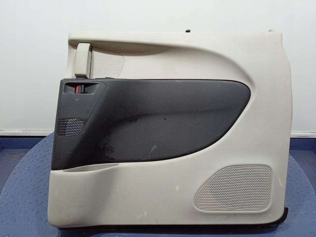 фото №1, Pacifica ii 16- обивка дверь раздвижных правая 5rp702d2ae