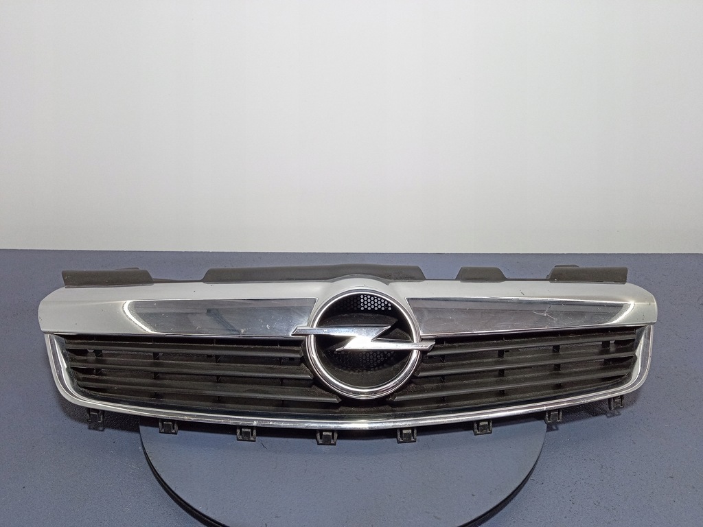 фото №1, Opel zafira b решётка радиатора решётка радиатора 13157590