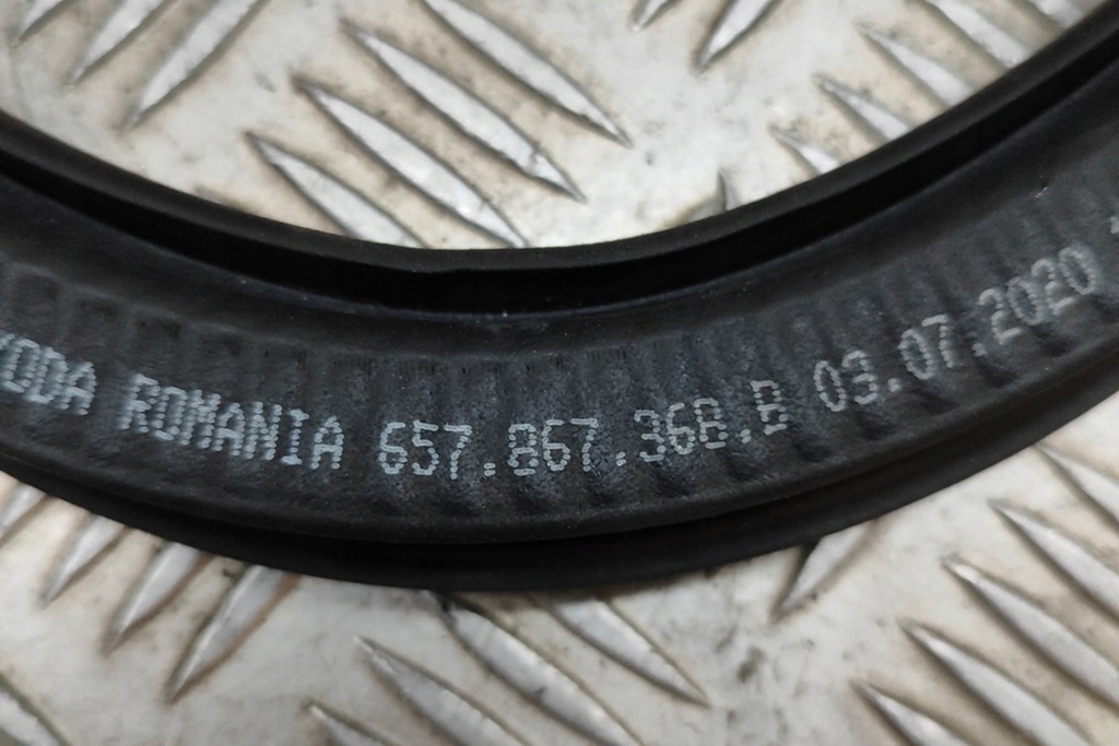 фото №6, Skoda scala прокладка дверь задних правых резиновый 657867368b 2021 23991011