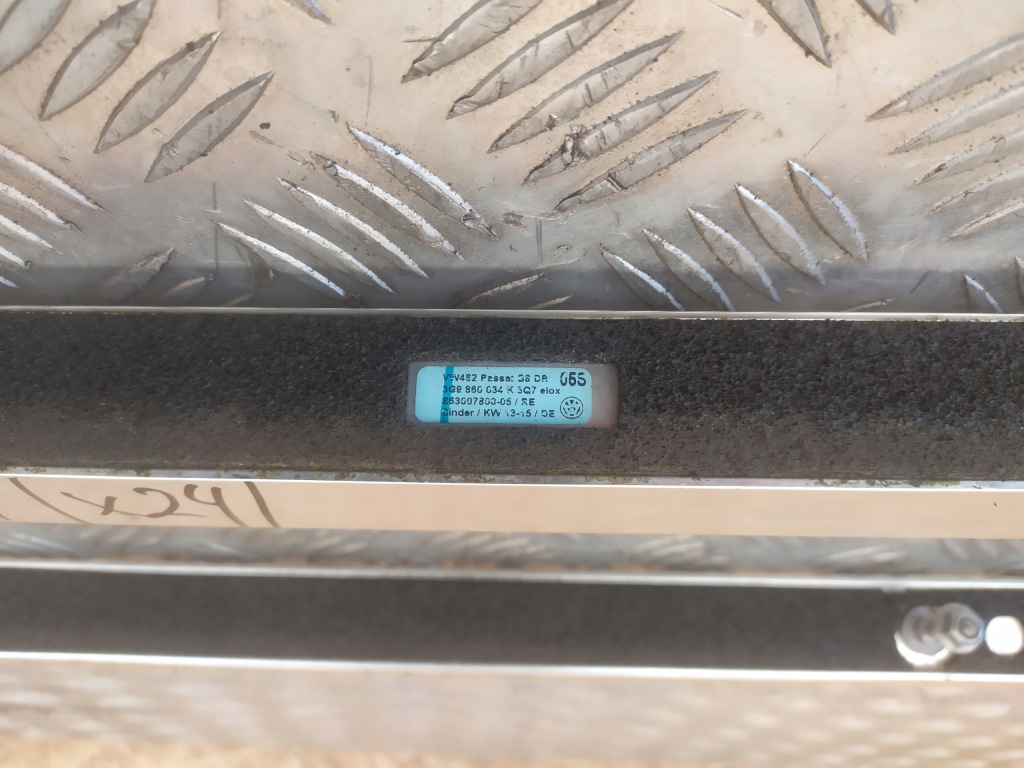 Vw passat рейлінг даховий лівий правий хром 3g9860033k 3g9860034k комплект в Україні