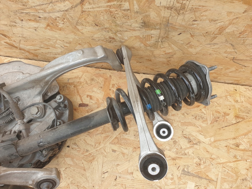 фото №11, Mercedes w205 поворотный кулак правый перед рычаги