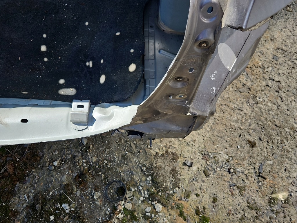 фото №9, Крыло задняя правый renault fluence sedan tekng четверть