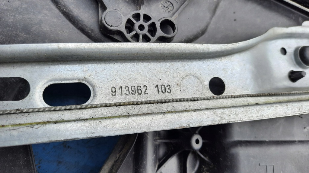 фото №4, Подъемник стекло правый задняя volvo s80 964291-101