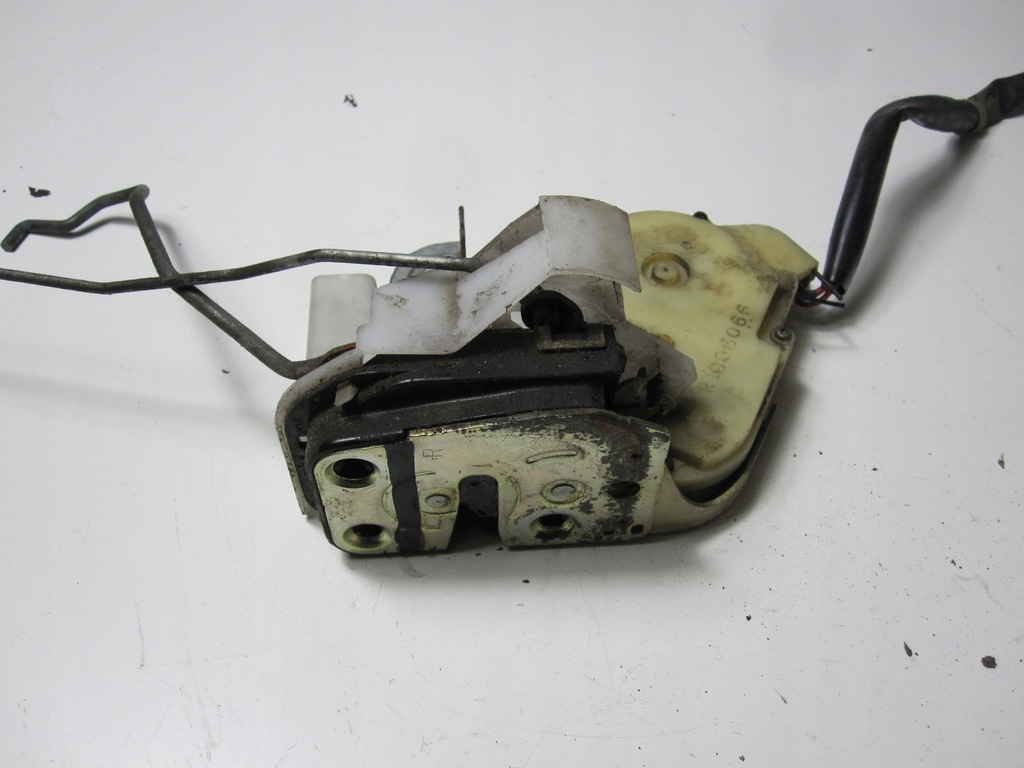 фото №1, Замок дверь передний правый mazda mpv 2000r