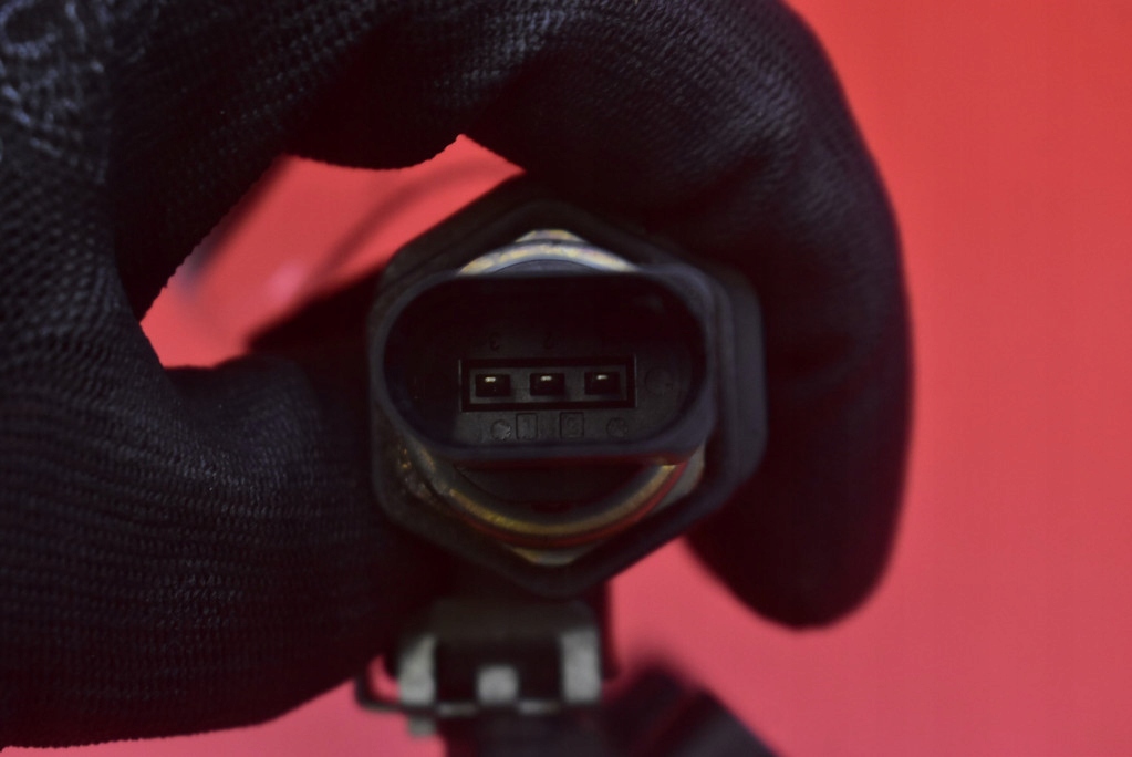 фото №9, Молдинг впрыскная форсунки 05c133313b 04c906031g skoda fabia iv 1.0 mpi 80 km