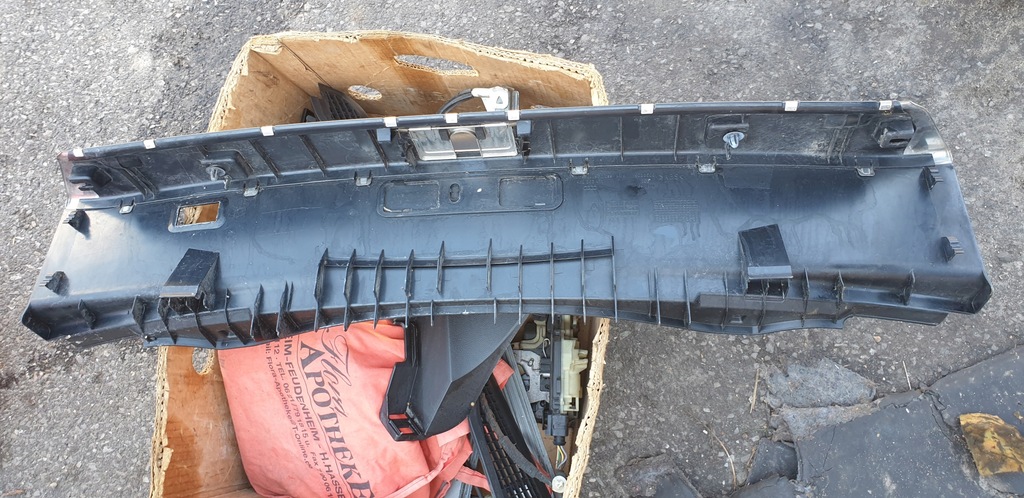 фото №9, Молдинг багажника захист поперечина заднього audi a8 s8 d4